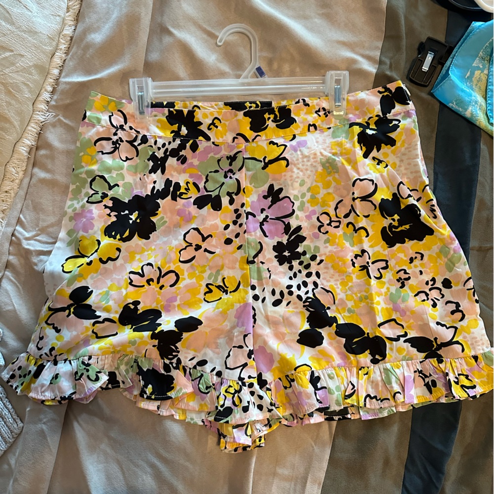 Comfy floral shorts